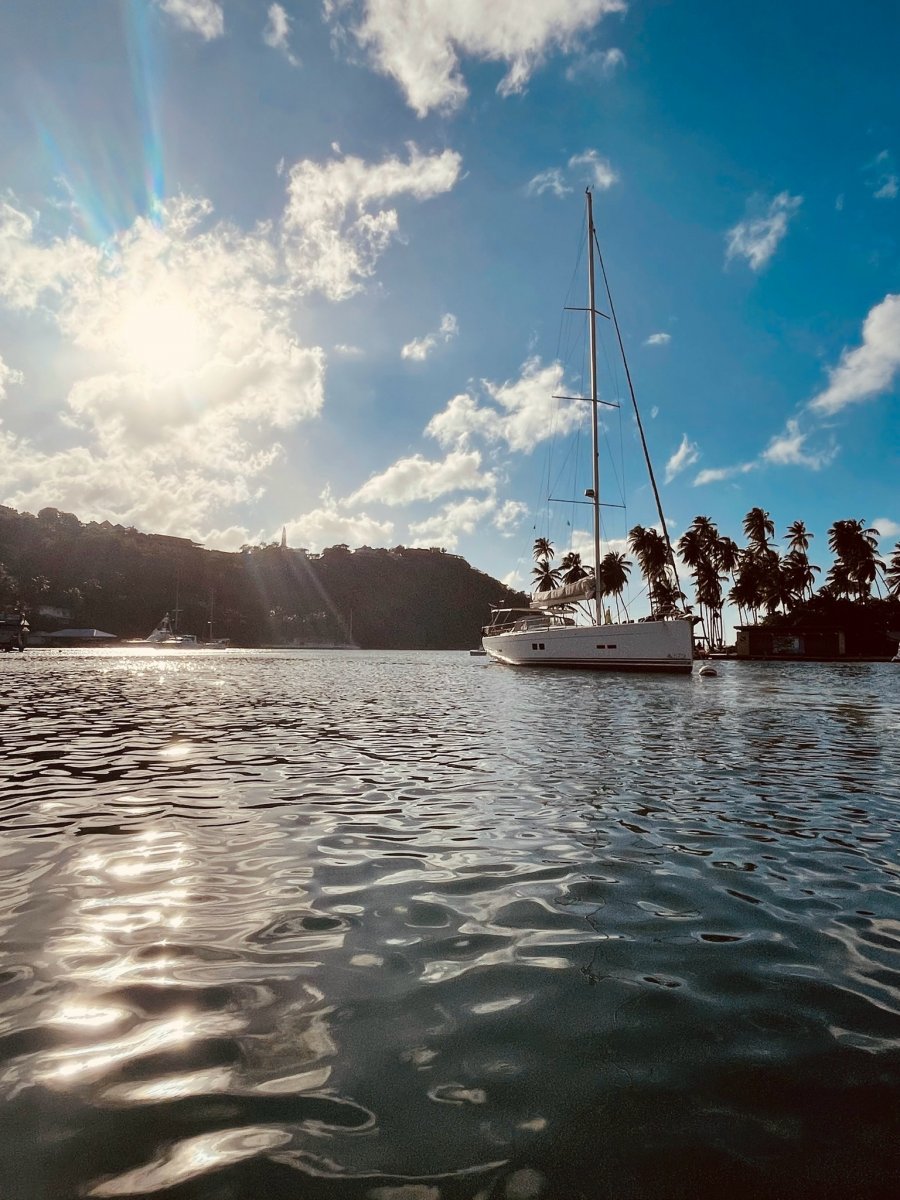 Relajación en las aguas cristalinas de las Islas Vírgenes Británicas y Puerto Rico