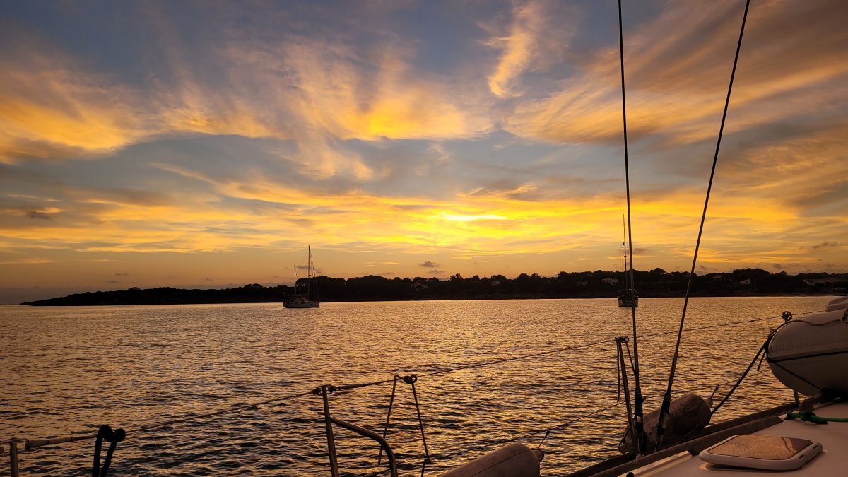 Relaxation in the Pontine Islands