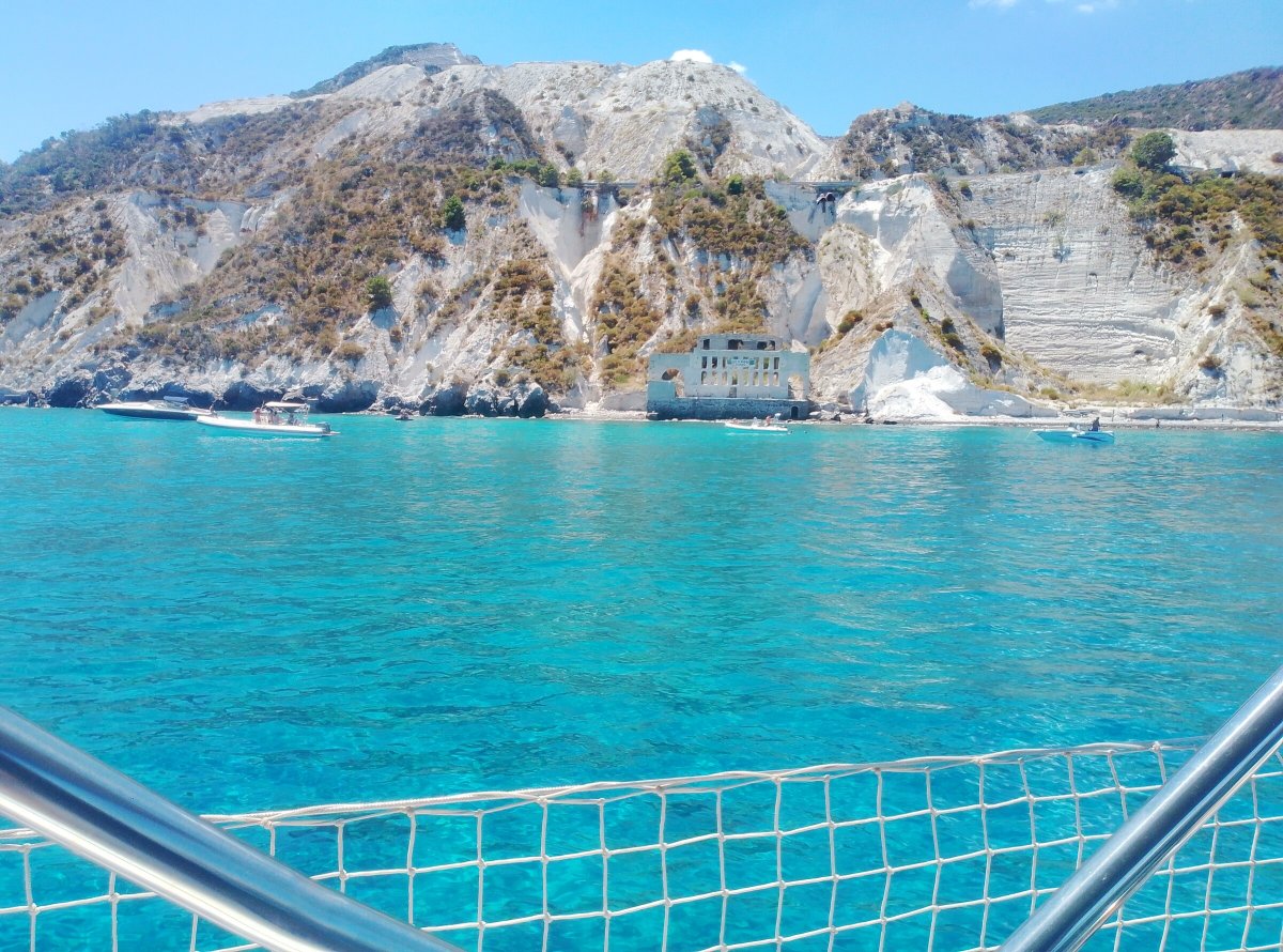 Tour en barco por la bella Costiera Amalfitana