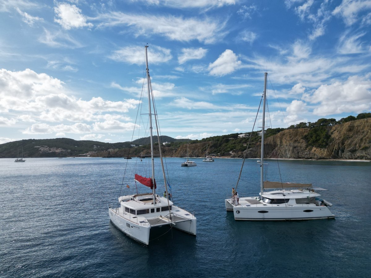 Impara a navigare in catamarano con i nostri esperti istruttori a Cartagena