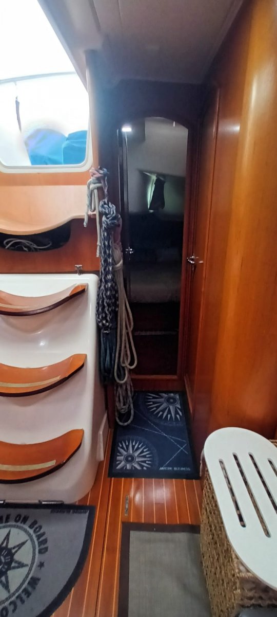 Velero - Jeanneau - 3 cabinas
