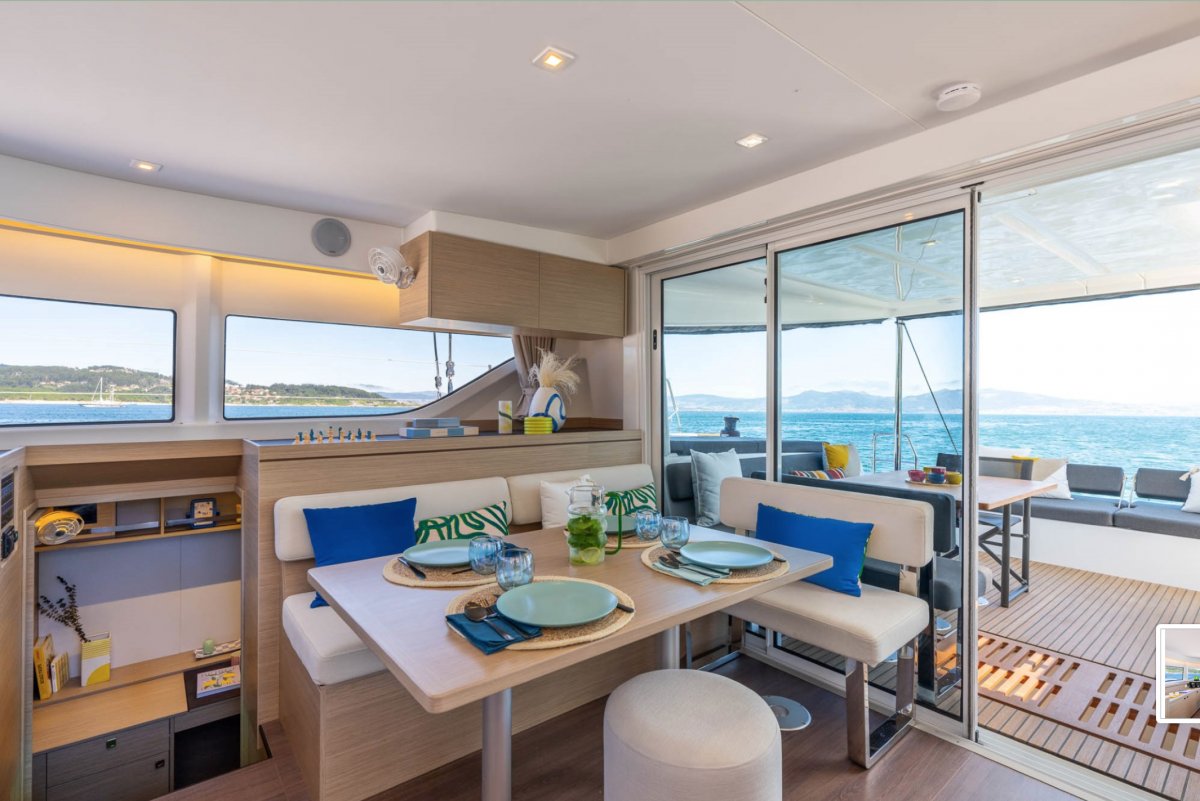 Catamaran - Lagoon - 4 cabins