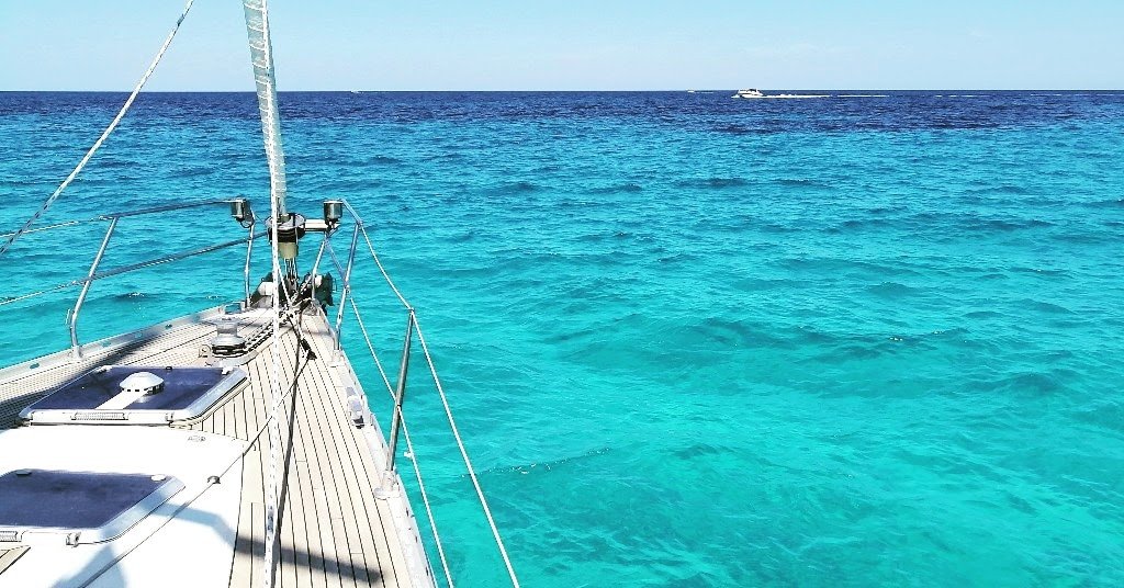 Sailboat cruise in the Aeolian Islands for a week