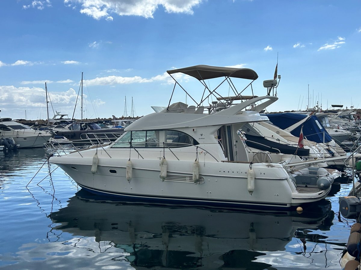 Jeanneau - PRESTIGE 36, con FLY y plataform