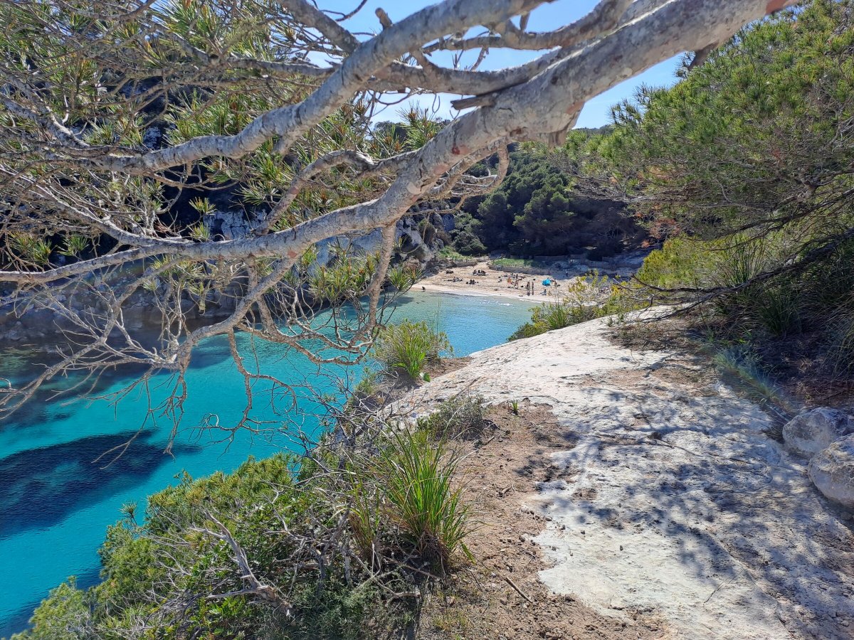 Navega y disfruta de la isla de Menorca con swingers