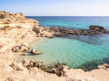 Sailing holidays through the coves of Ibiza and Formentera