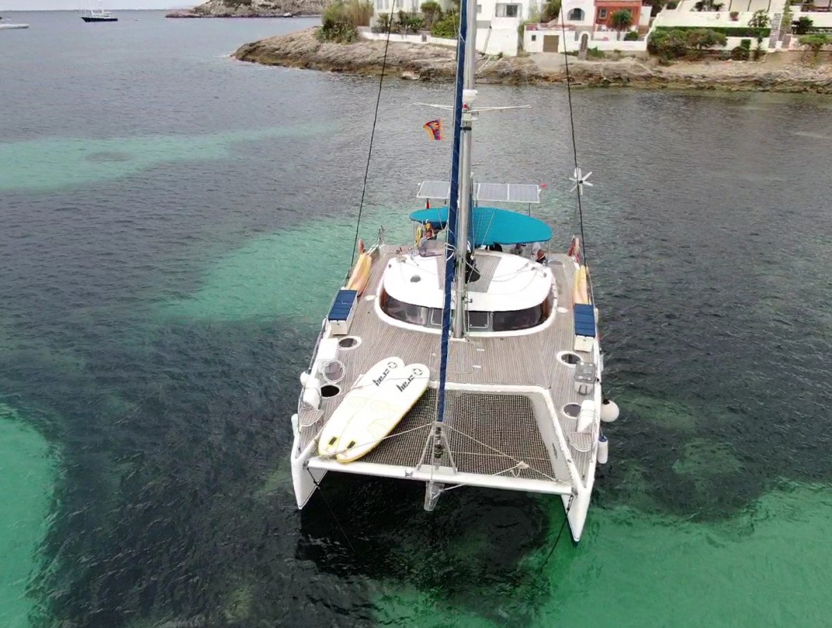 Explora las hermosas costas de Ibiza y Formentera