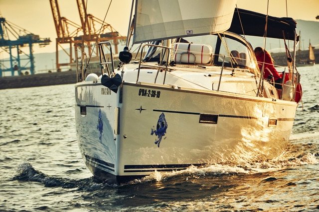 Bavaria Yachts - Cruiser 37