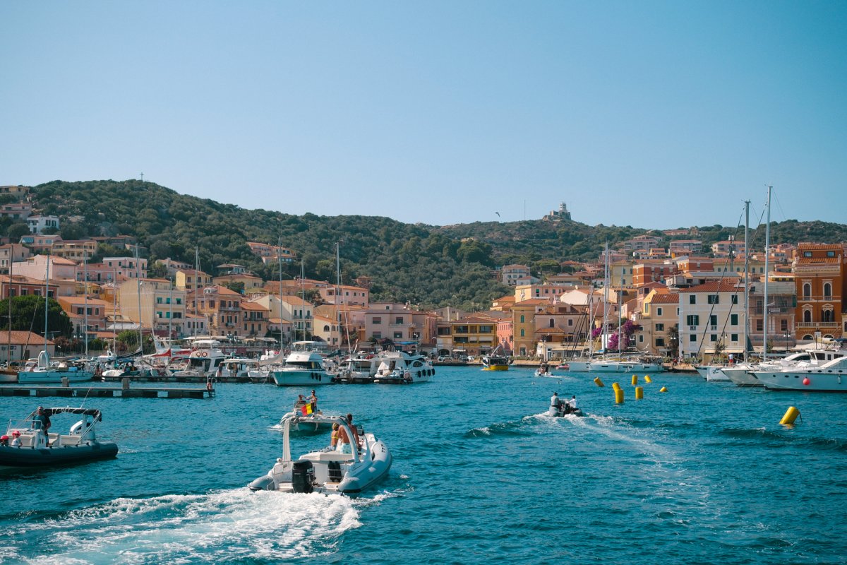 Semanada de navegación en Sardinia a bordo de Lagoon 42 con todo incluido