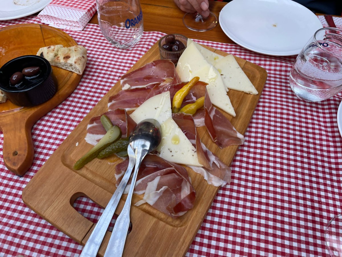 Aprende navegación nocturna en nuestro barco