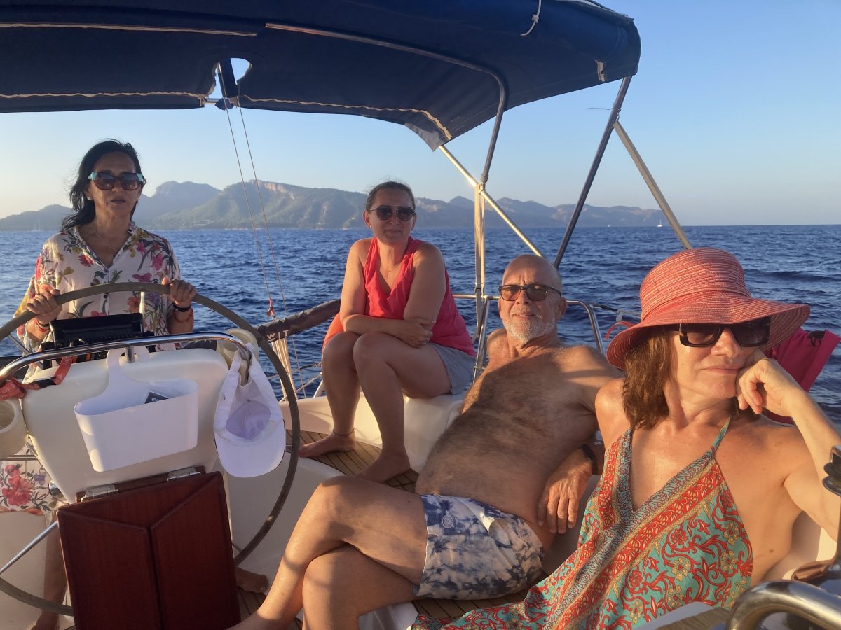 Cruise notturna in barca a vela lungo la costa di Barcelona, Premià de Mar