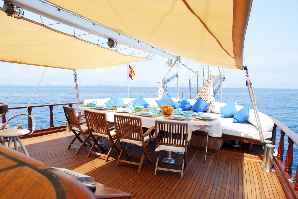 viajes en barco barcelona