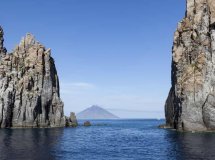 Alla scoperta delle Eolie in catamarano Bali 5.4