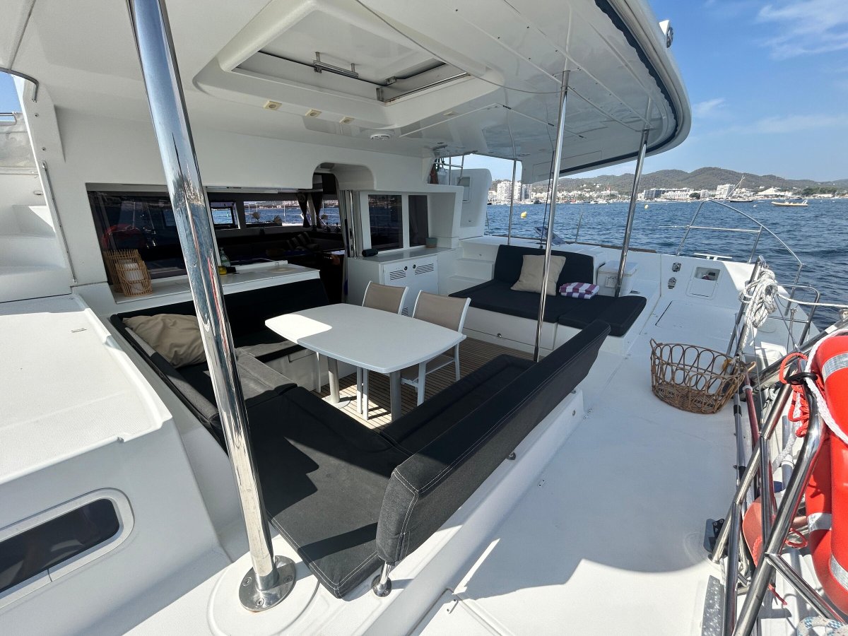 Entdecken Sie Ibiza mit Lagoon 450F