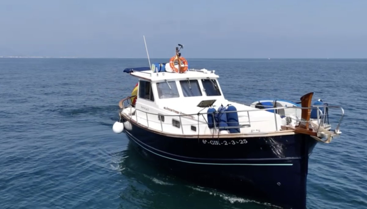 Explora la Bahía de Valencia en una llaut