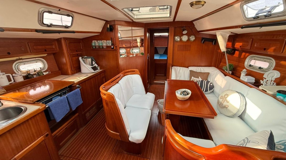Sailboat - Bavaria Yachts - 2 baths