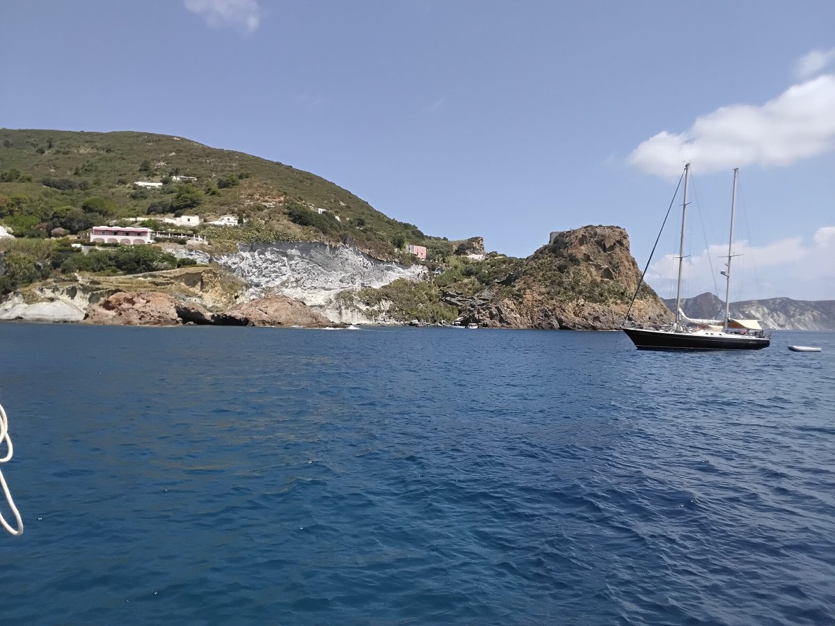 Educational Cruise from Pontine to Flegree: Whale Watching and Soundscapes