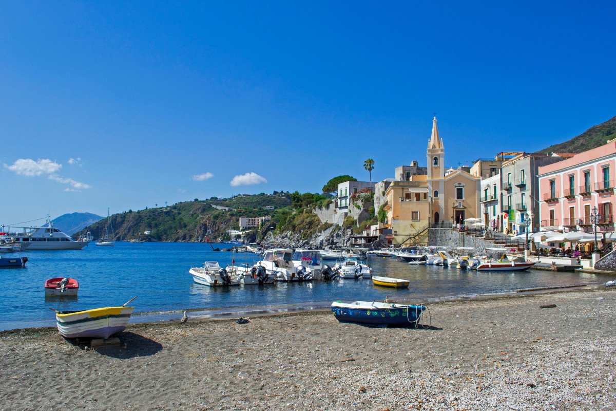 Aeolian Islands Segelurlaub: Entdecken Sie Natur, Spaß und Geschmack mit Bordkoch