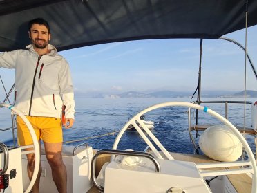 Giro in barca a vela lungo le coste del Garraf