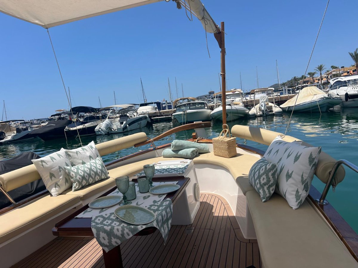 Tour in llaüt elettrico a Puerto Portals