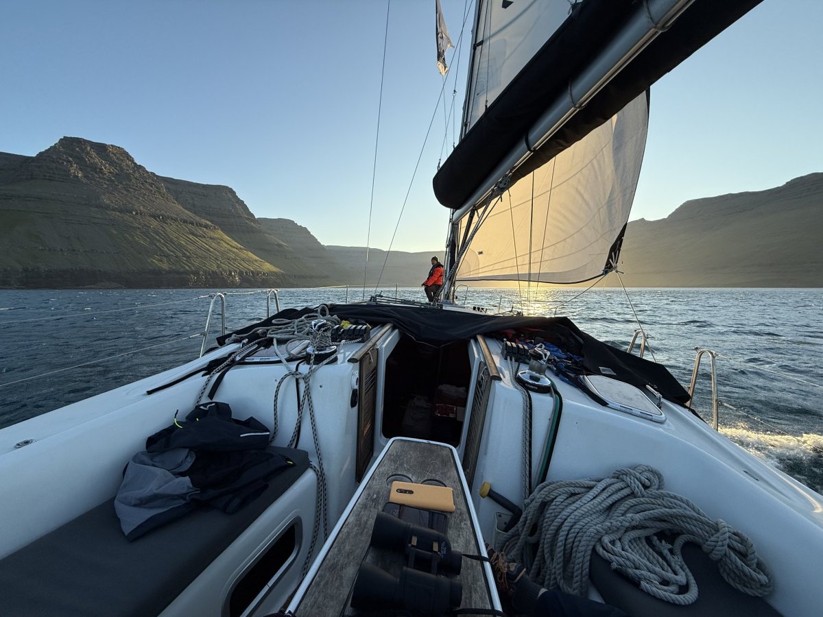 Segeltour durch den Nordatlantik zu den Färöer-Inseln