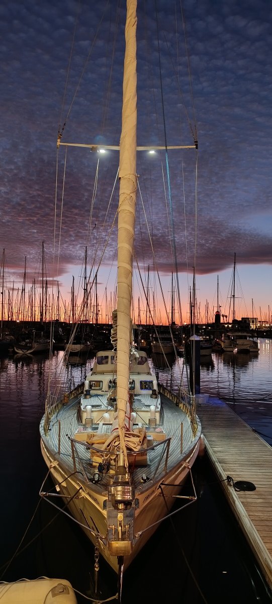 Sailing the Atlantic: Training in ocean school from Bermuda to Azores