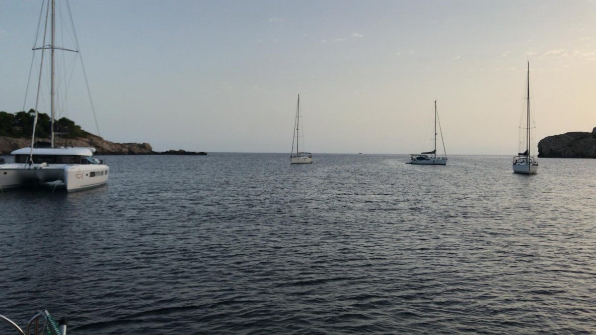 Esplora le acque di Ibiza da Benicarló in barca