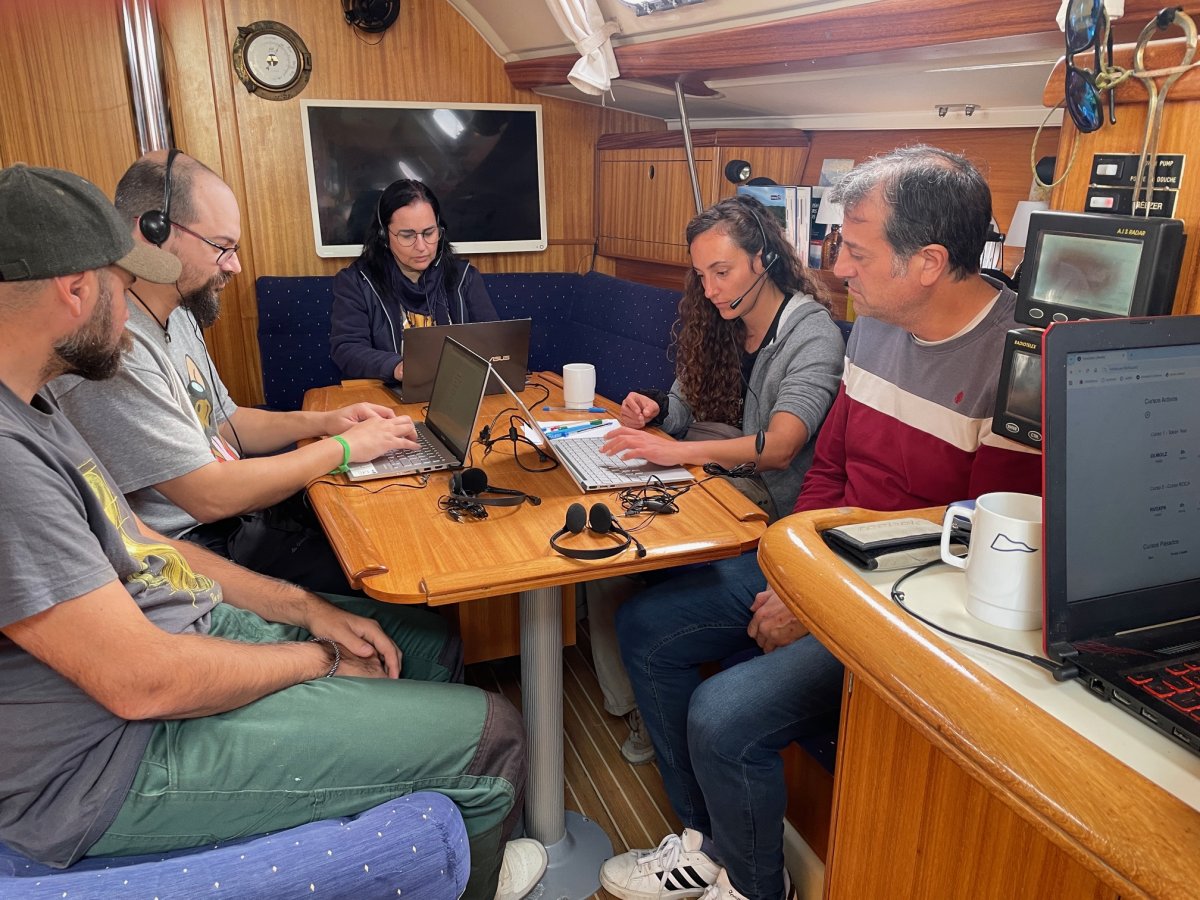 Specialized navigation practice with engine and radio