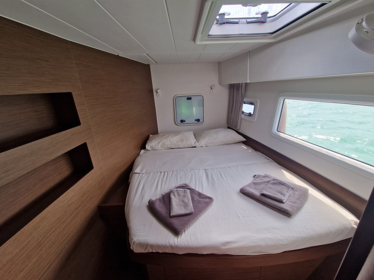 Lagoon - 6 {{i18n.cabins}}