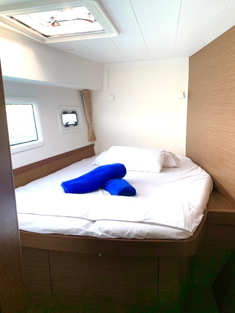 Segeln im Mittelmeer auf einem Lagoon 42