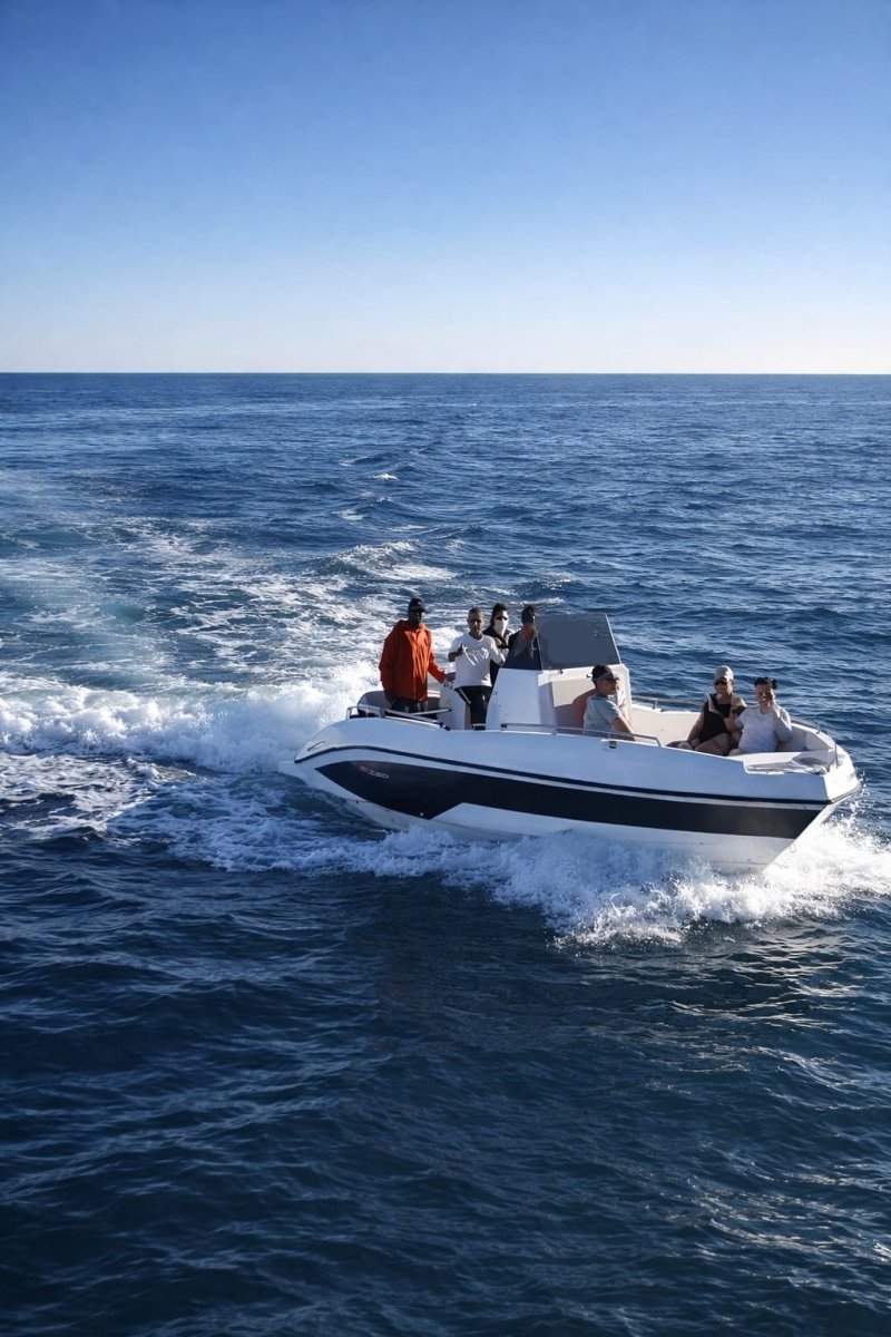 Boat trips in Malaga: Discover the Mediterranean aboard a sailboat.