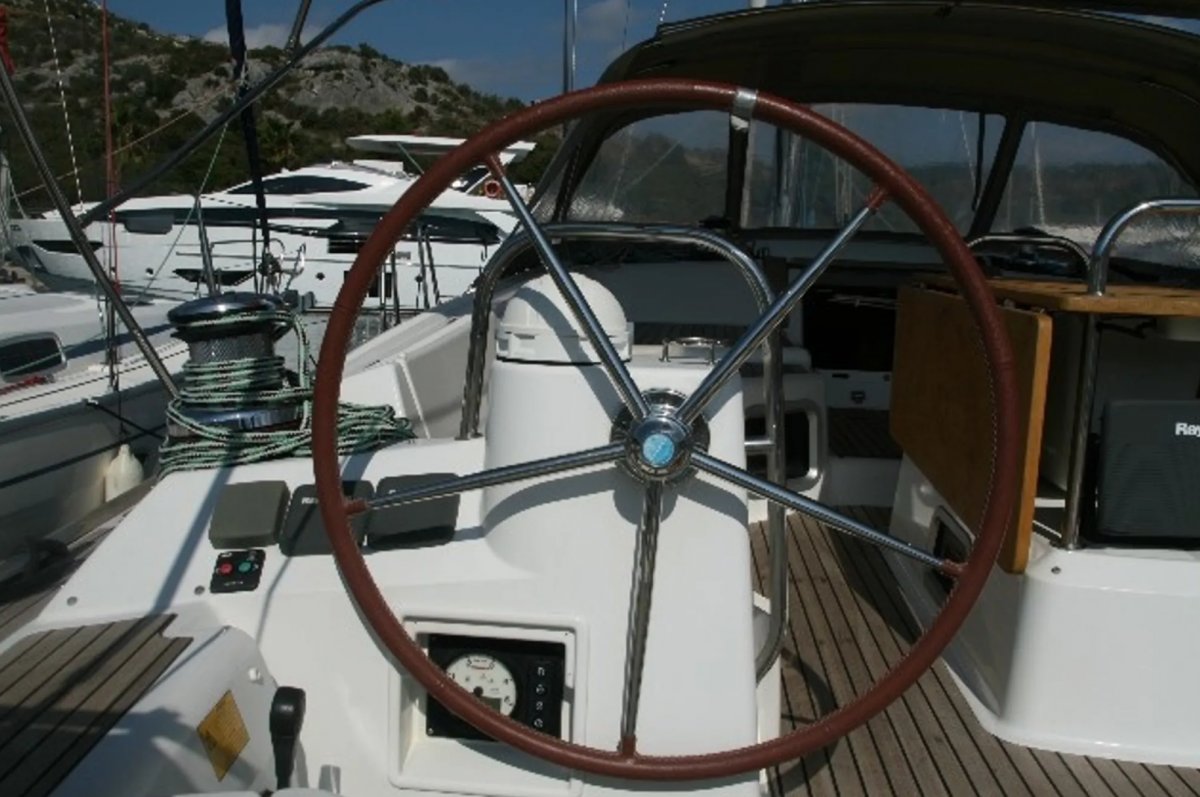 Sailboat - Jeanneau - 16.06 meters