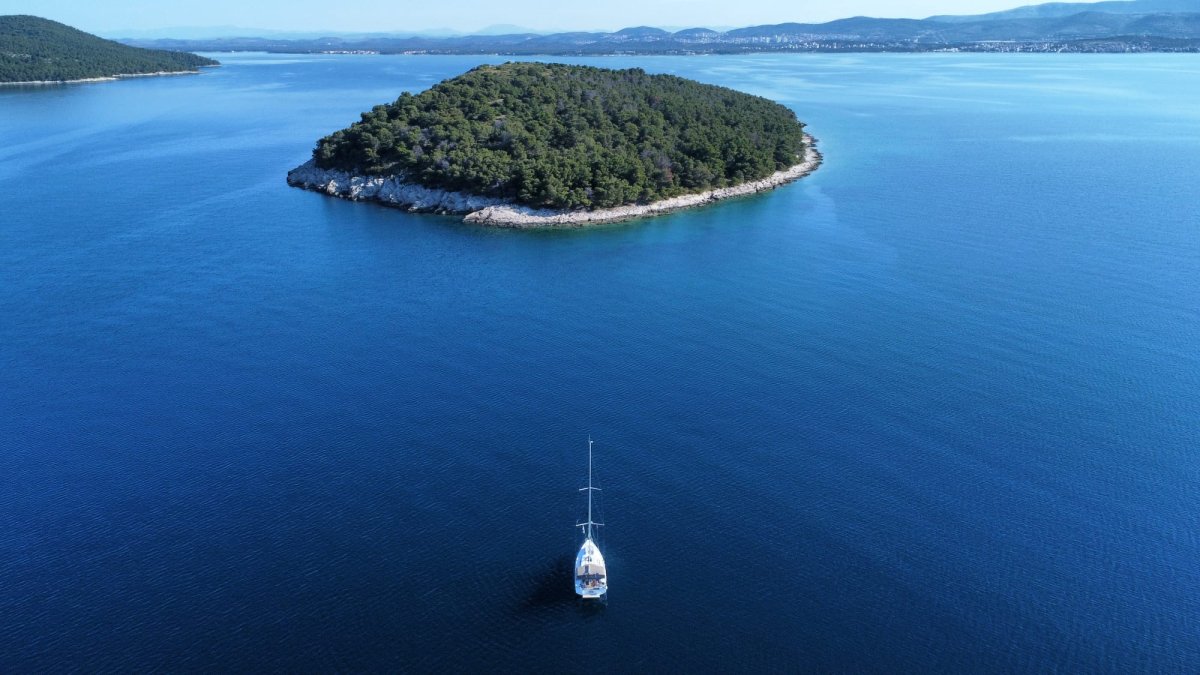 Open sea navigation course