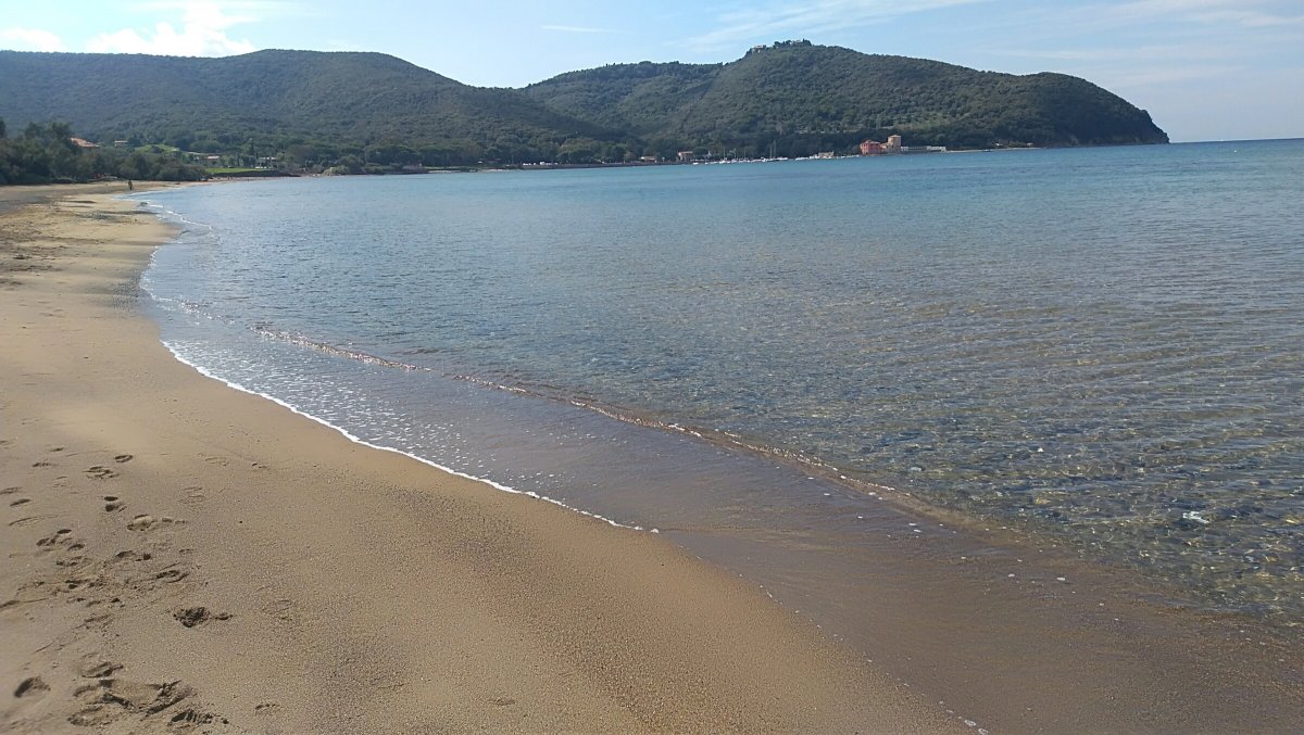 Einwöchige Einweg-Bootsfahrt durch Maddalena-Archipel und Korsika