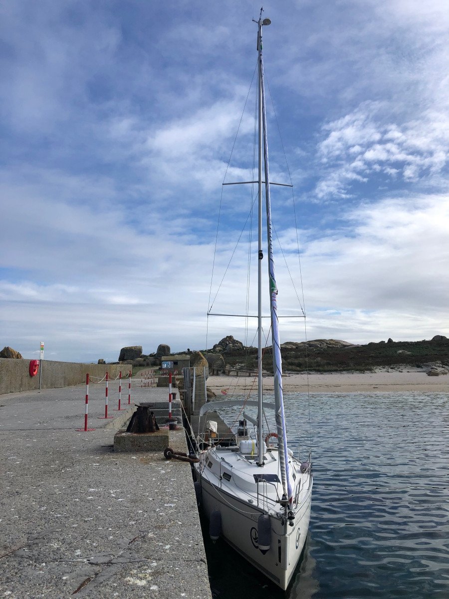 Walking along the coastal path of Sálvora