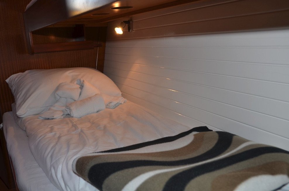 Velero - Delphia - 5 cabinas