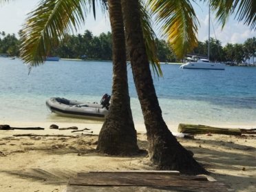 Sailboat rental for couples in San Blas