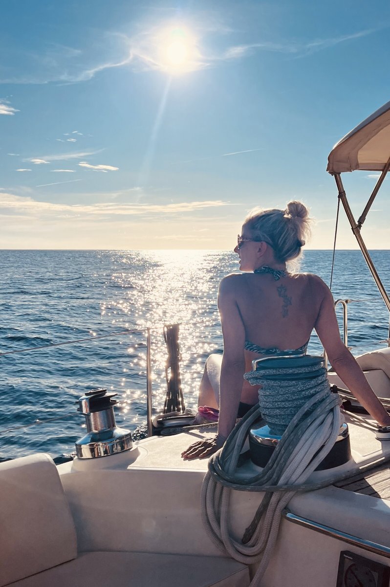 Cruise per vedere il tramonto con aperitivo