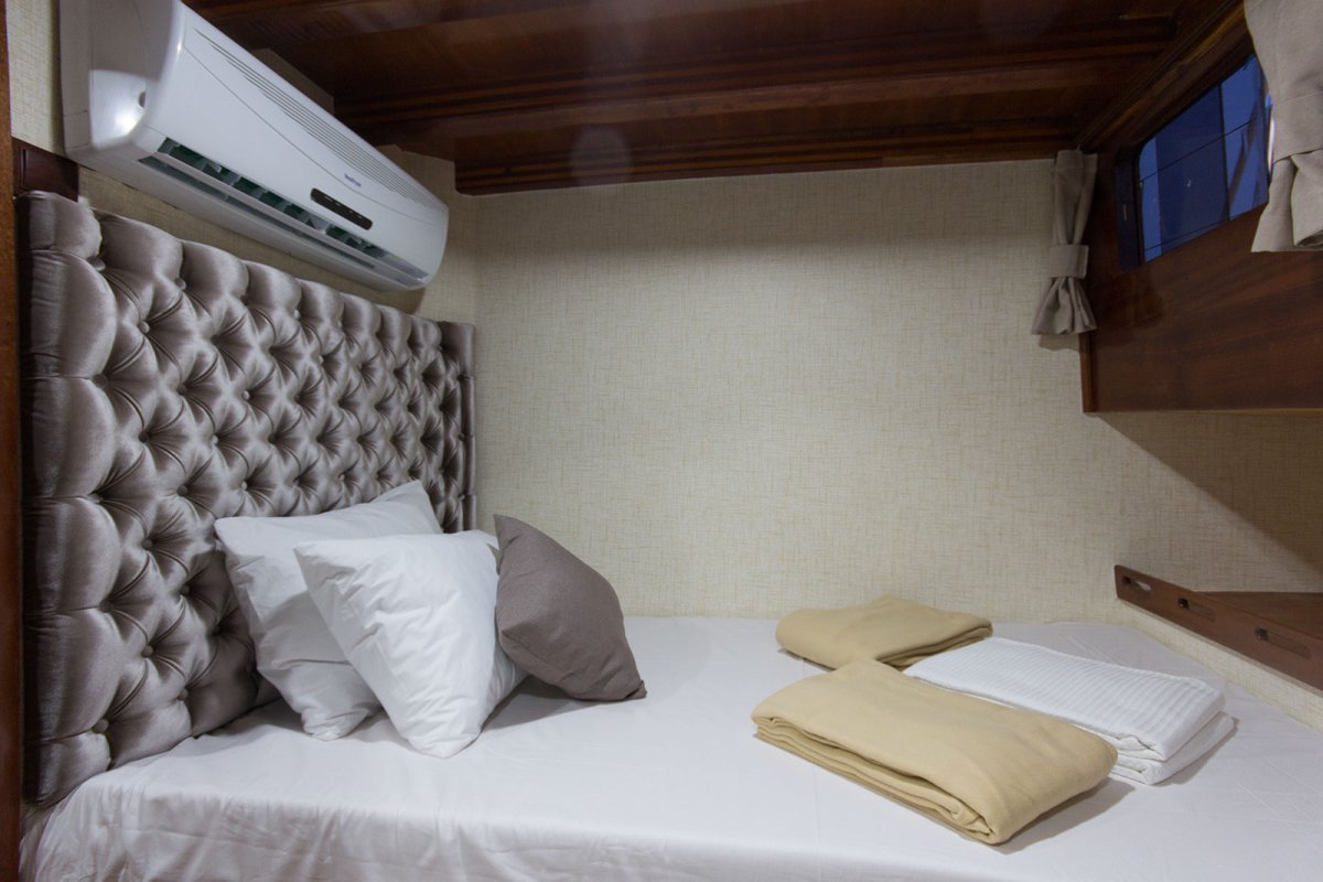 Partynacht an Bord unseres Yachts in Rhodos.