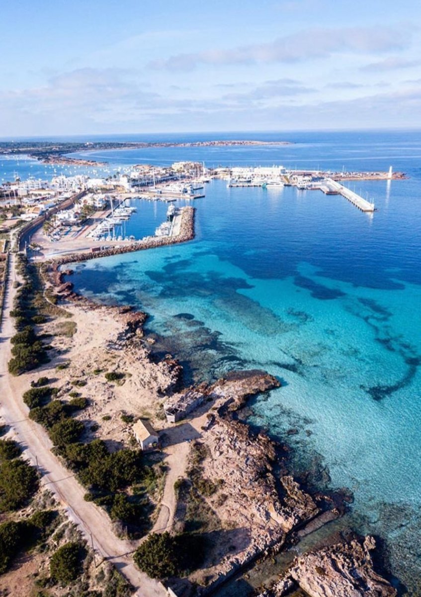 Sail along the coasts and coves of Ibiza and Formentera