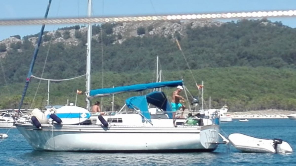 516B3CB7-618E-45E8-8ED5-D15B6975C123