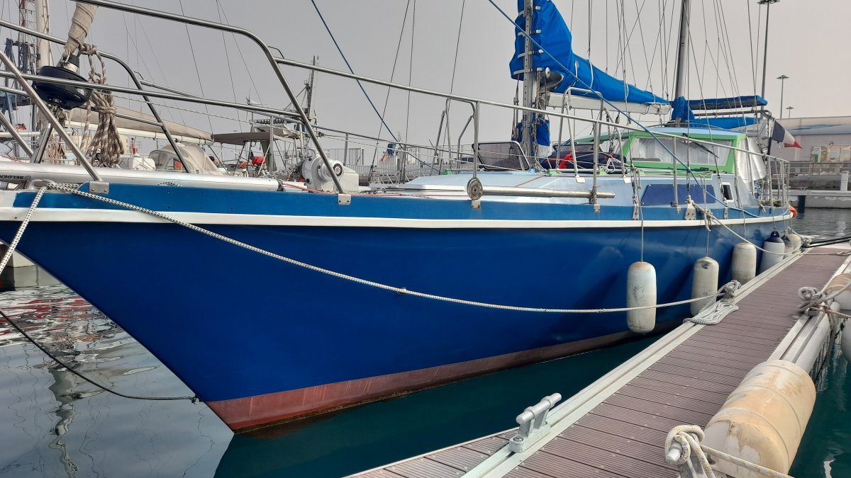 Sailboat - Amel - 1982