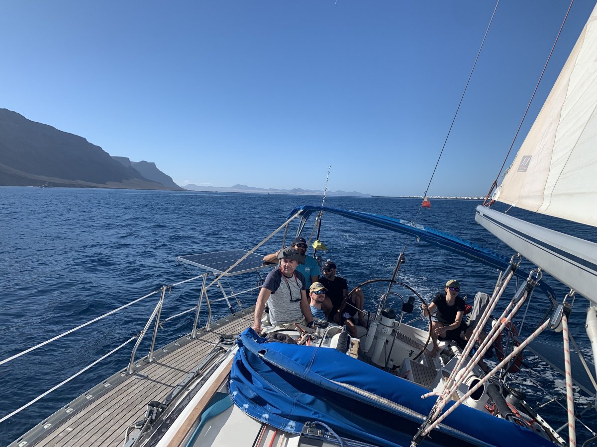 Descubriendo las maravillas de las Islas Canarias en un crucero de velero