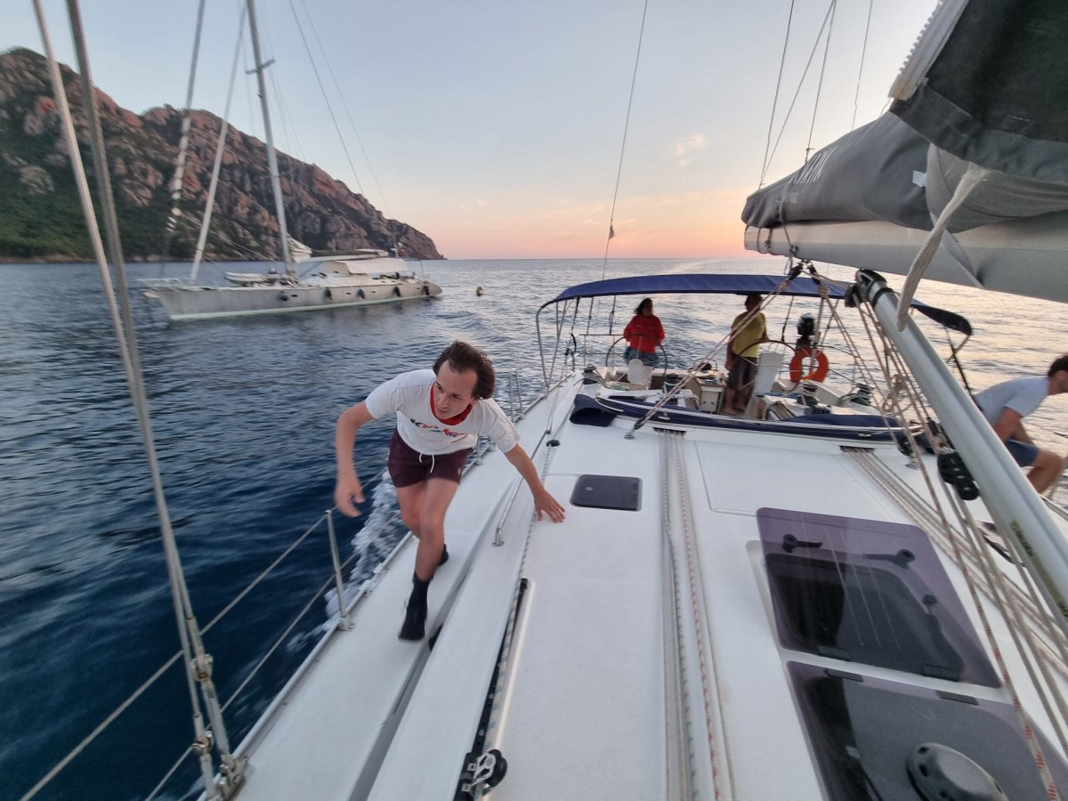 Barca a vela in Sardegna dal parco della Maddalena al parco dell' Asinara