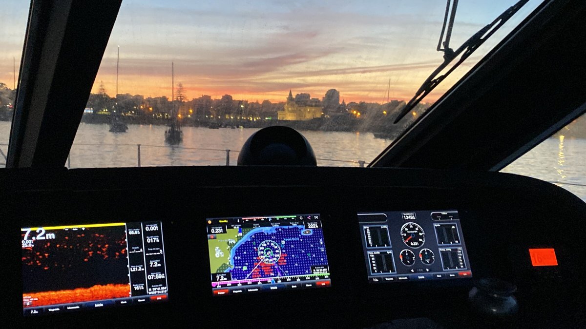 Rilassati nel Mar Mediterraneo con una crociera privata in yacht