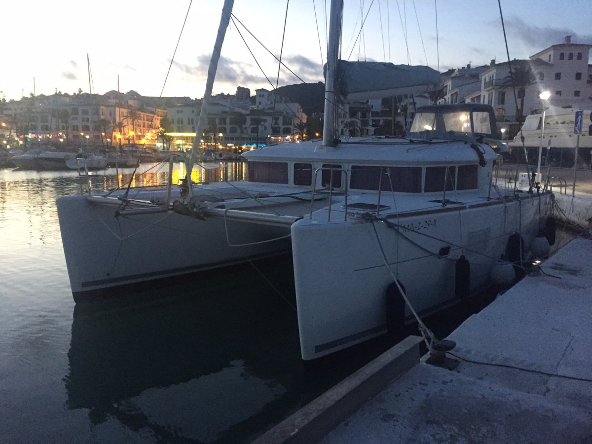 vacaciones en velero sotogrande 