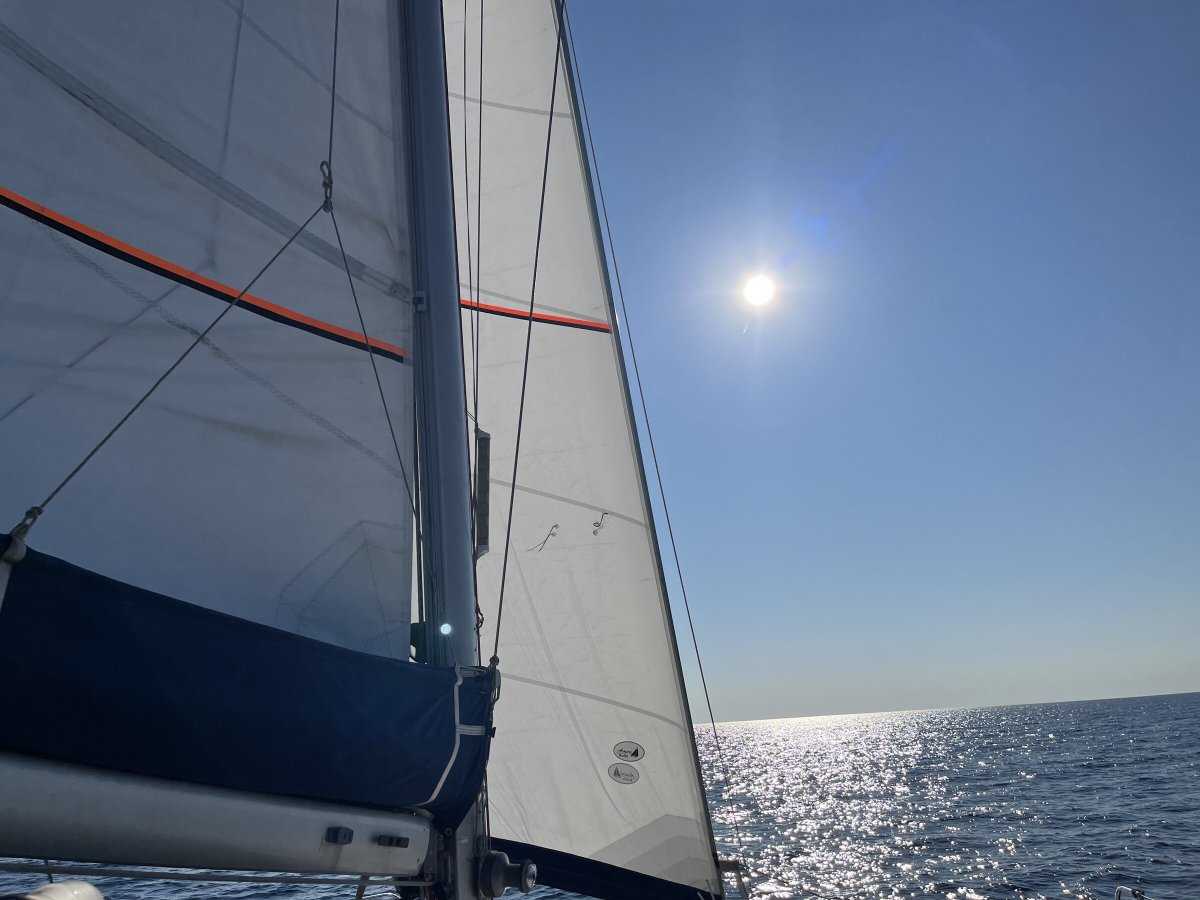 Navegando en catamarán en Torrevieja y La Manga