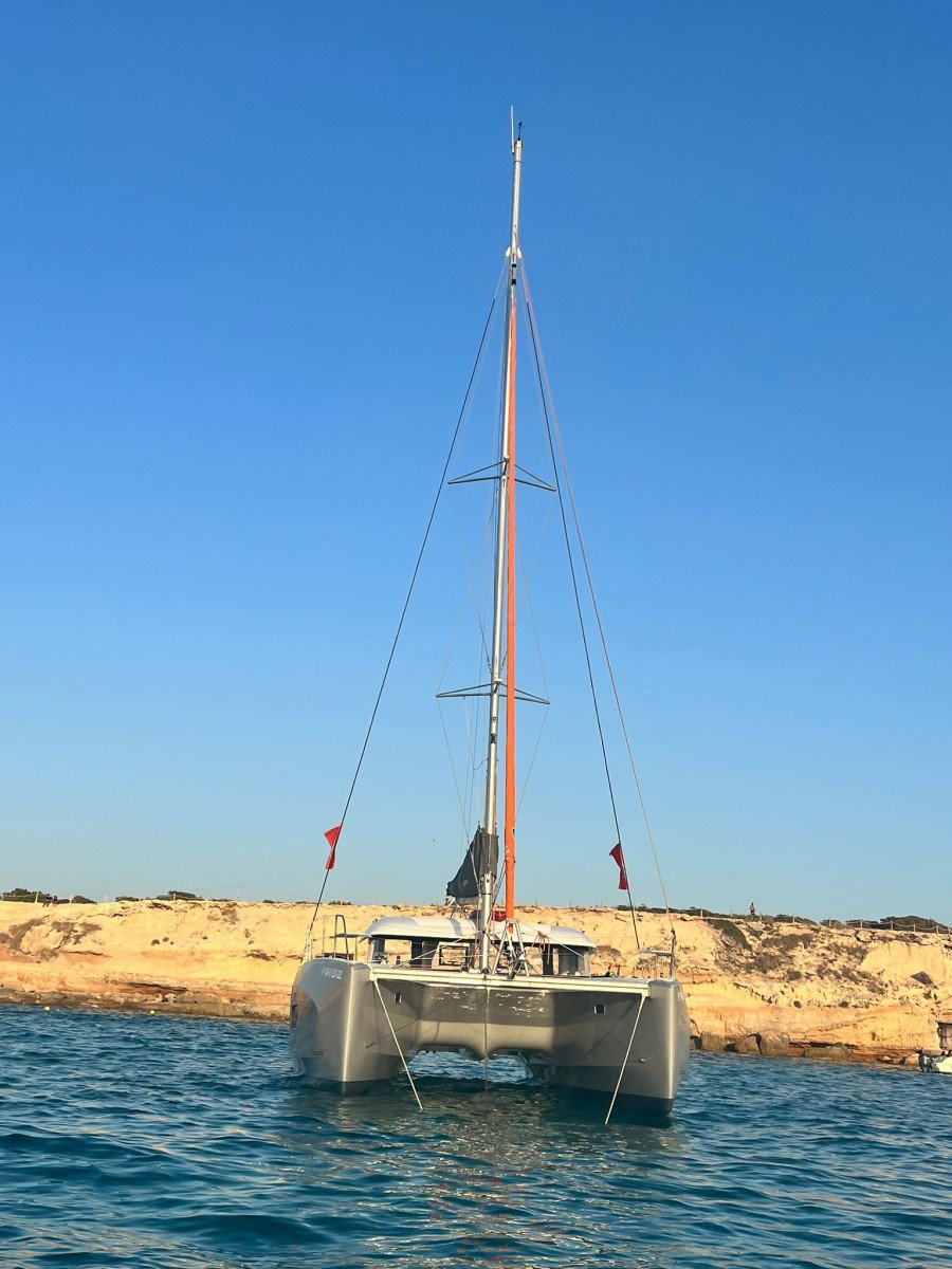 Prácticas Capitán de Yate con catamarán en Valencia